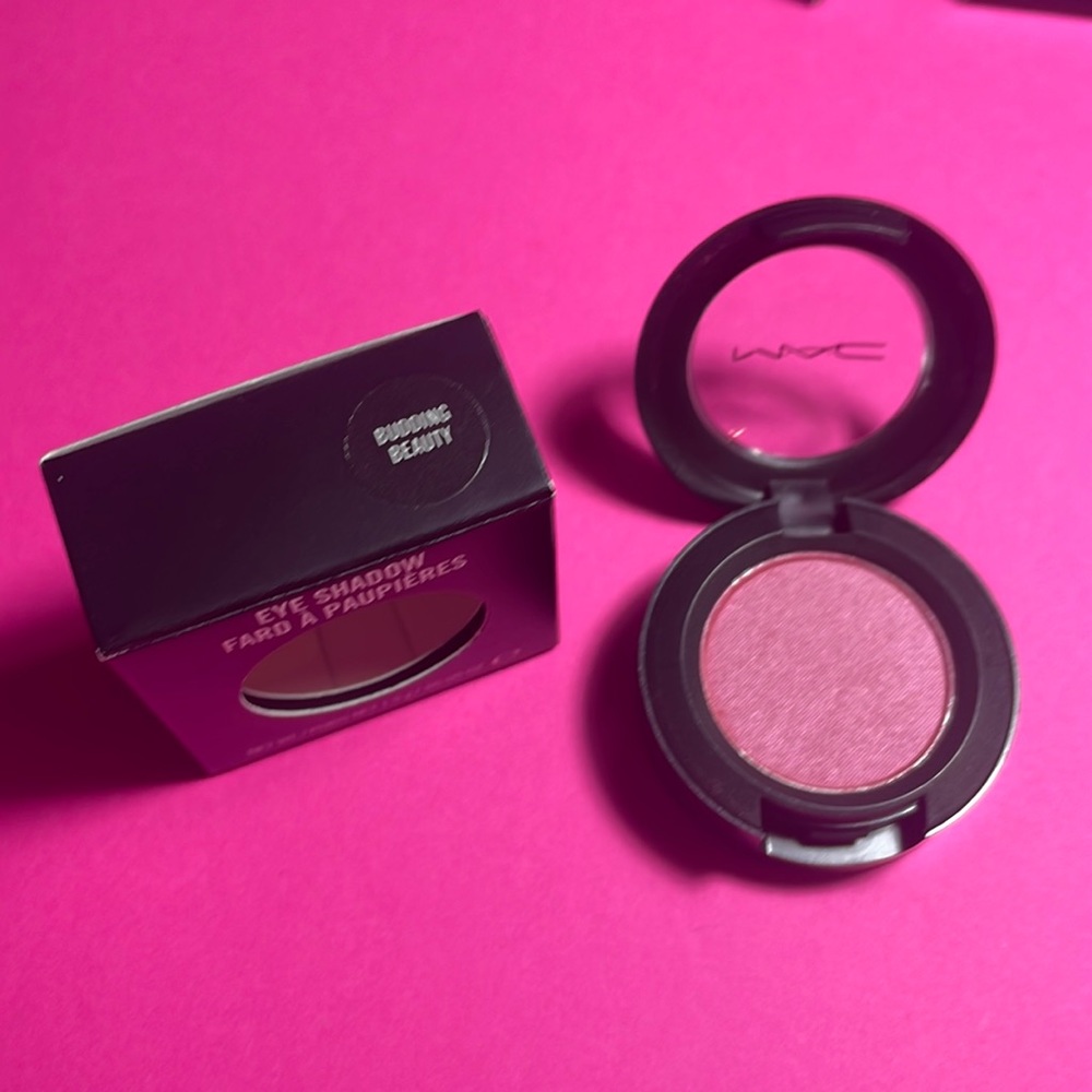 MAC Budding Beauty eyeshadow